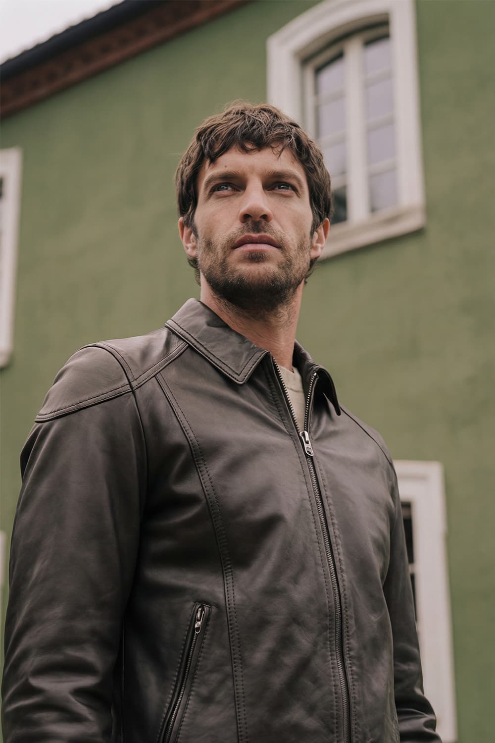 Elton Gold Collar Dark Brown