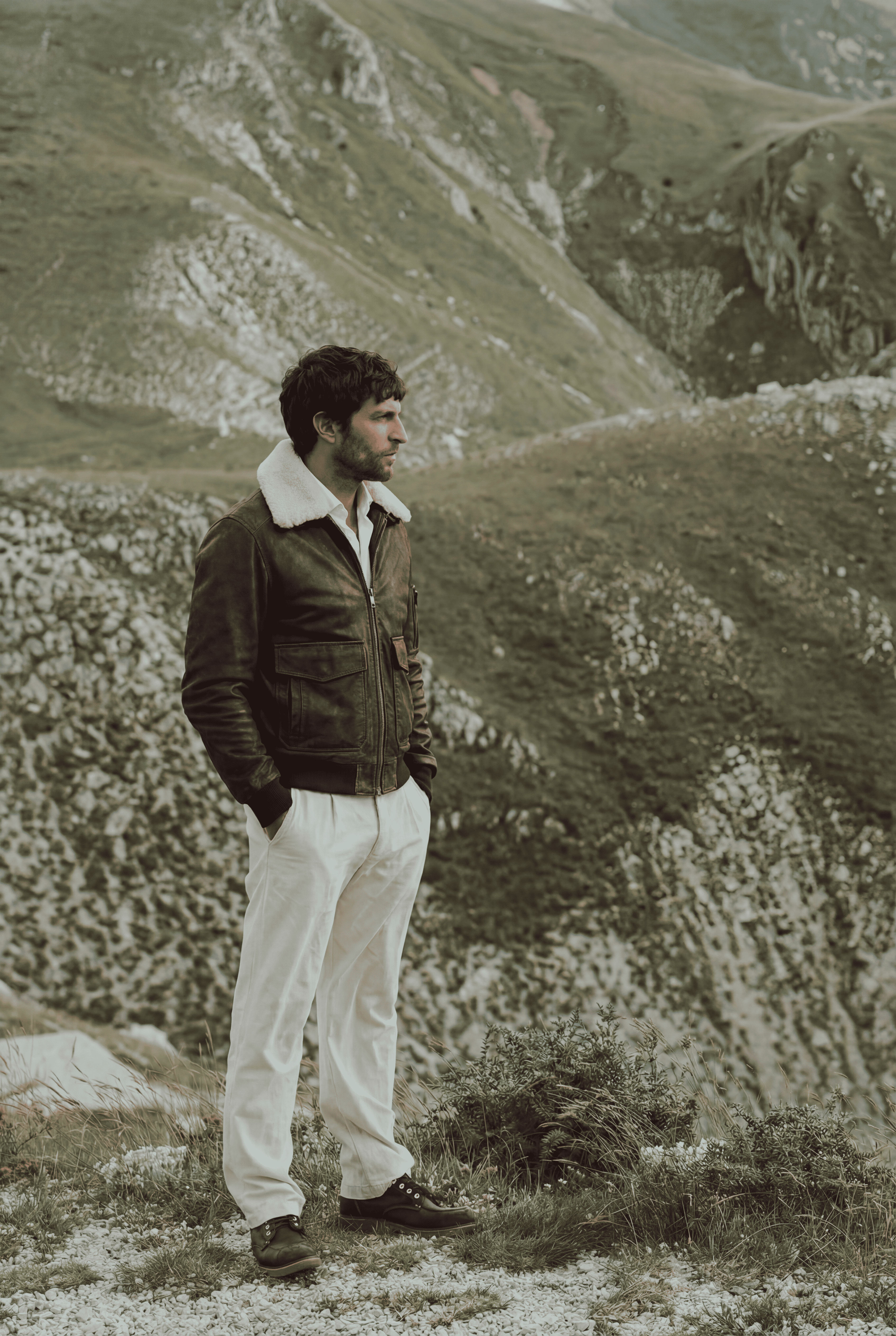 Gold Shearling Style Nail Black