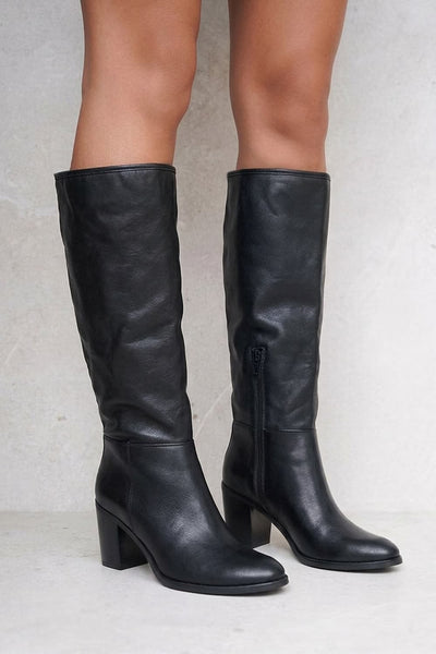 Baronessa Boots in Black