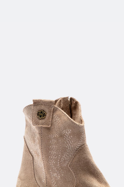 Petrarca Suede Boots Beige