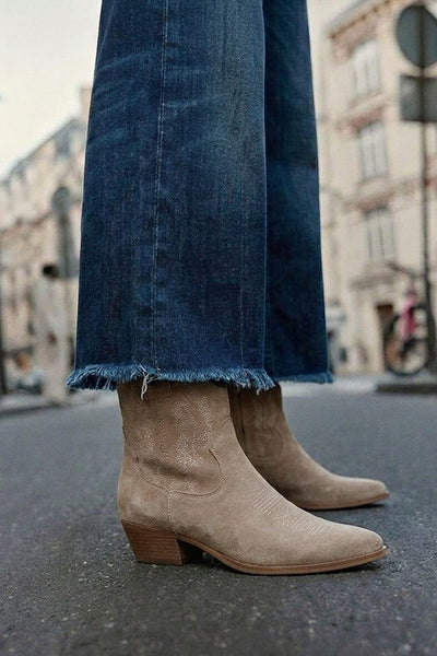 Petrarca Suede Boots Beige
