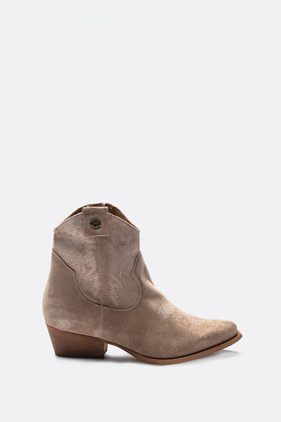 Petrarca Suede Boots Beige