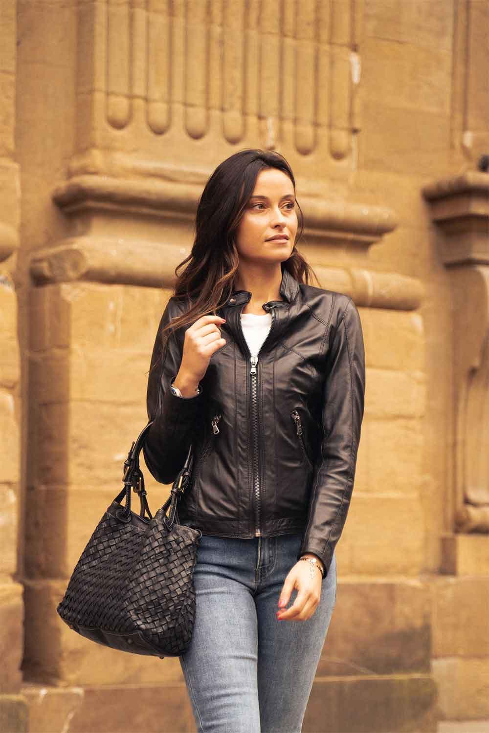 Siena Black woman Barone firenze - 2